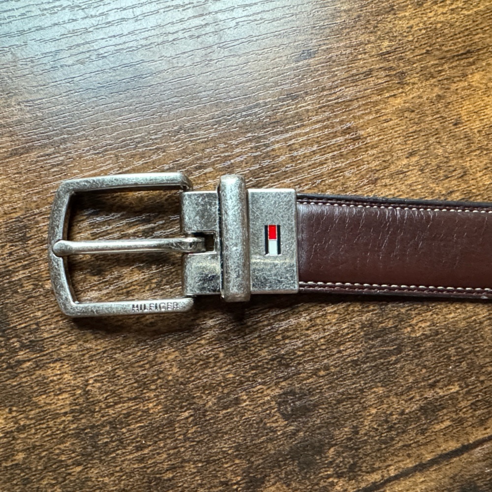 Tommy Hilfiger Genuine Leather Black Brown Reversible Belt Size 30-32 - Picture 3 of 15